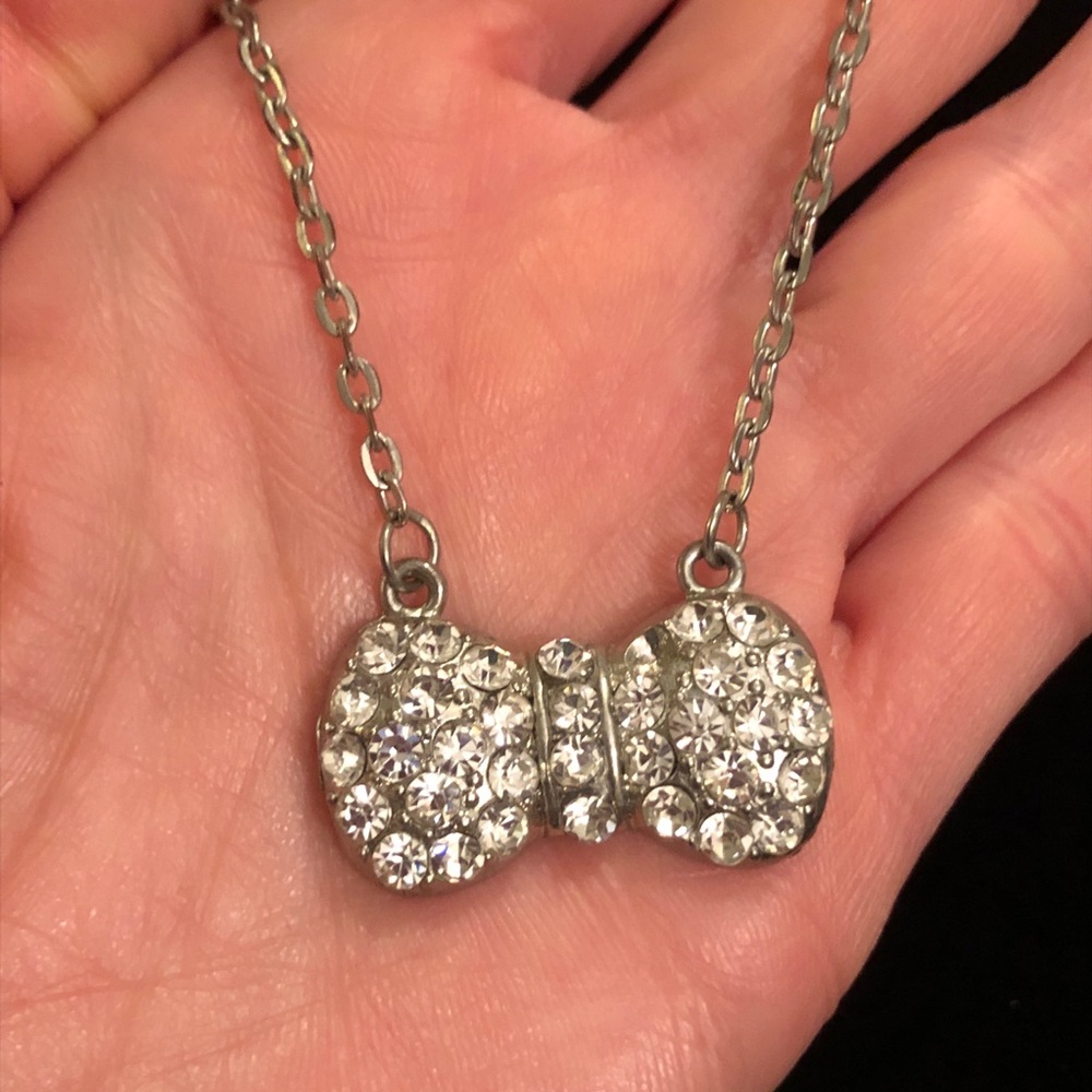 Elegant Silver Bow Necklace